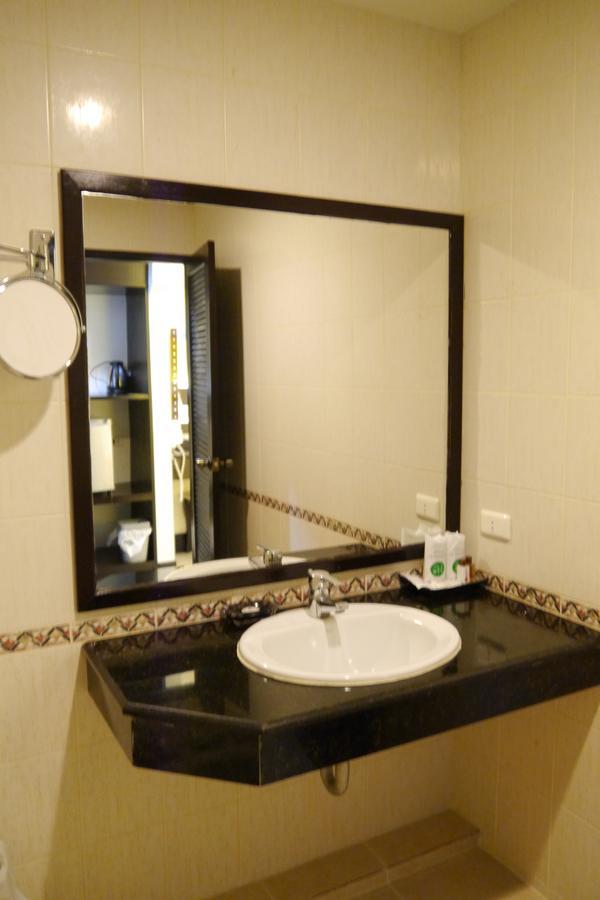 Lertnimit Hotel Csaijaphum Kültér fotó