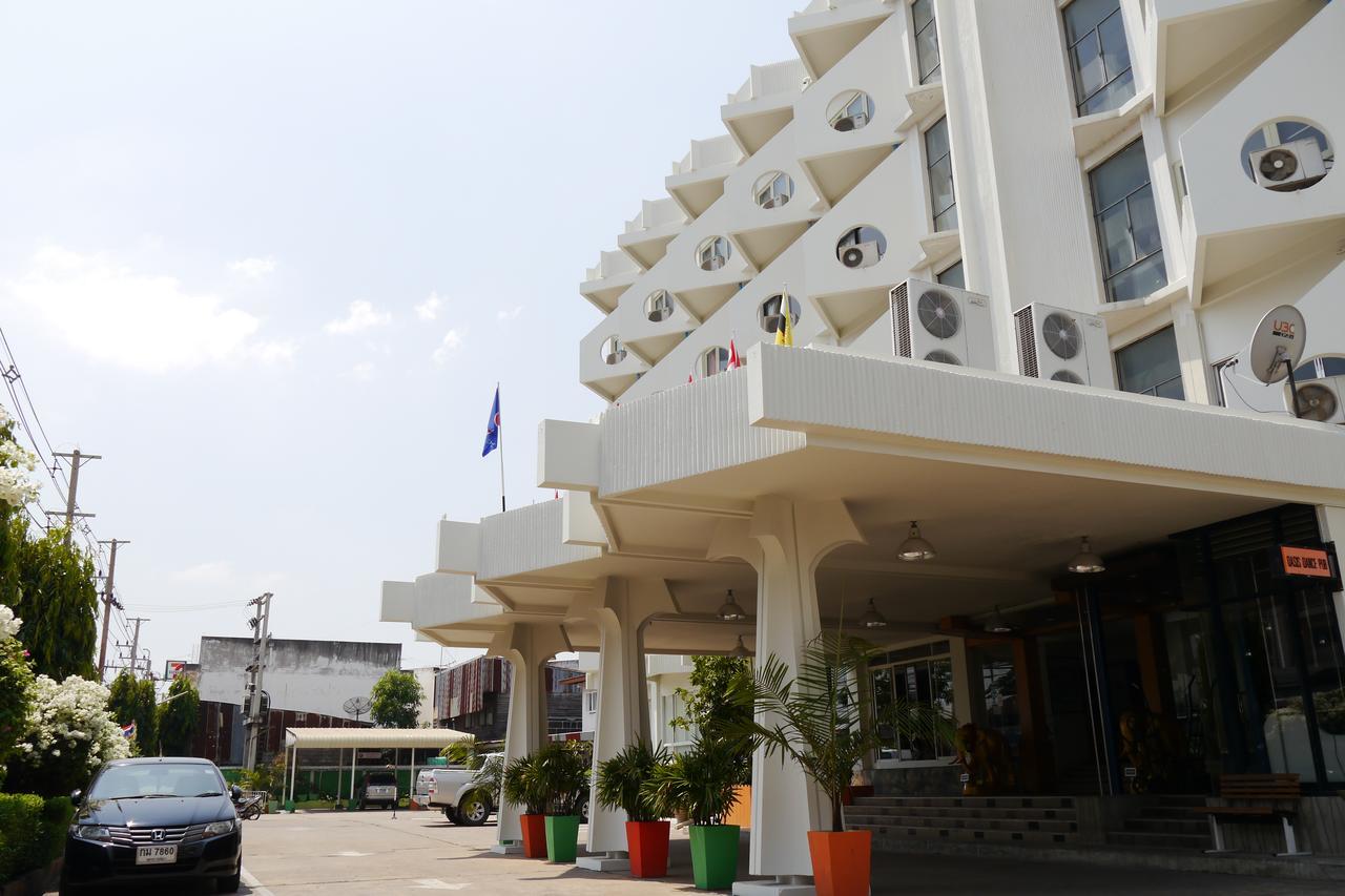 Lertnimit Hotel Csaijaphum Kültér fotó
